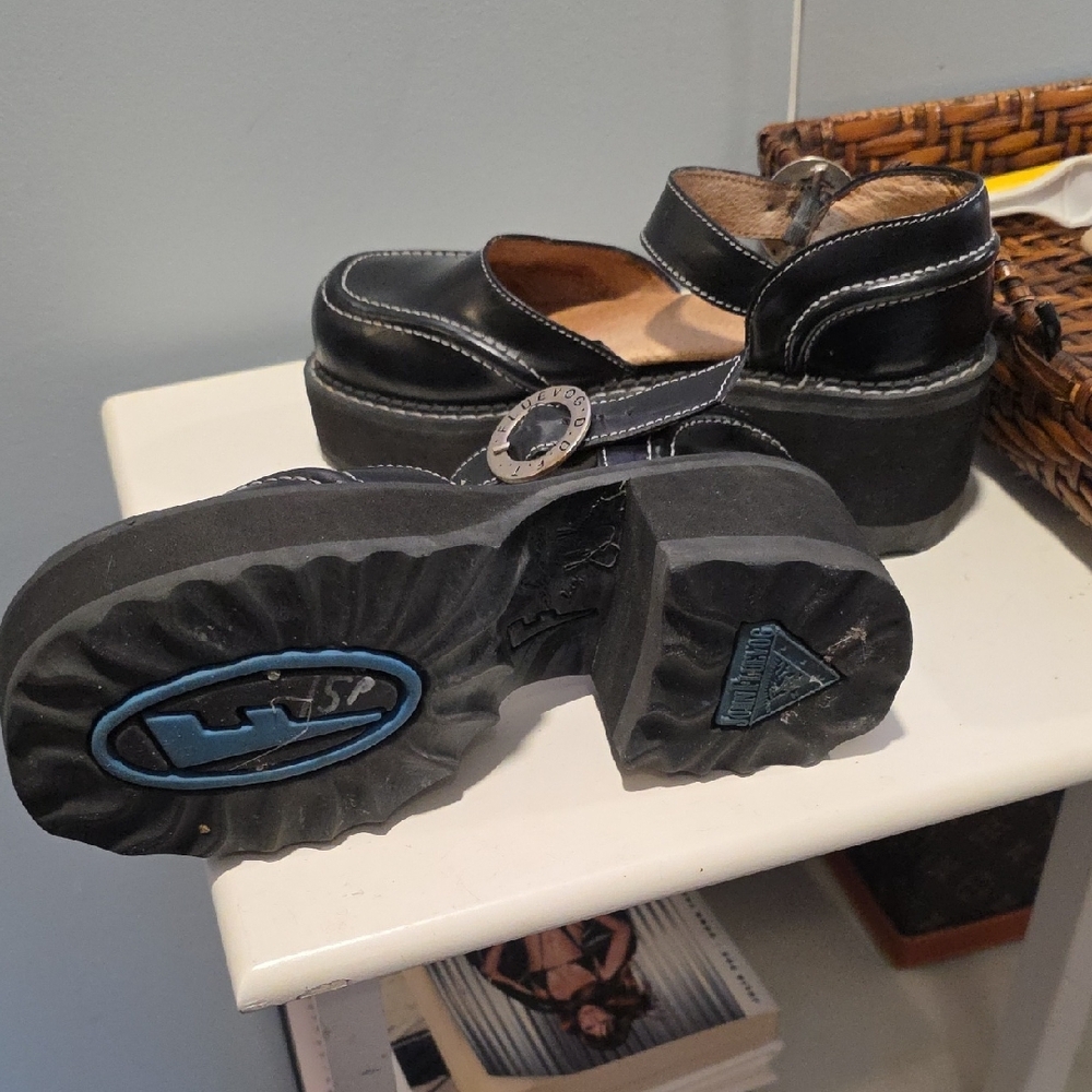 VINTAGE John Fluevog Black Leather Mary Jane Platform Heels with White Stitching - Picture 4 of 15